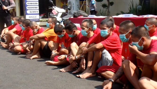 
Polres Pasuruan Kota Bekuk Puluhan Budak Narkoba