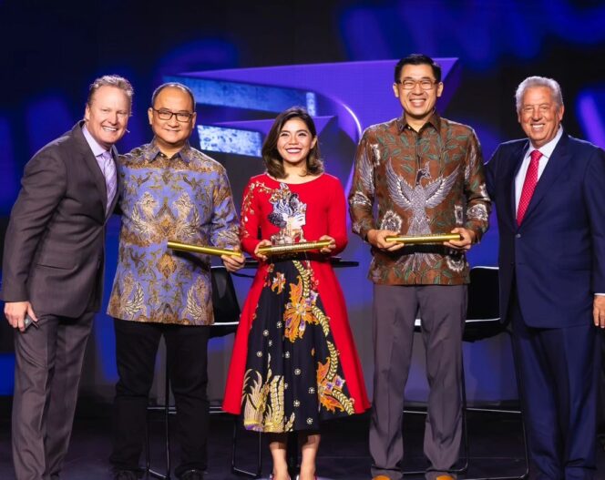 
Berkat Kolaborasi Merry Riana dan David Tjokrorahardjo, Maxwell Leadership Kini Resmi Hadir di Indonesia