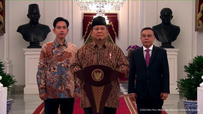 
Presiden Prabowo Umumkan Kabinet Merah Putih, Berikut Susunan Lengkap Nama Menteri dan Jabatannya