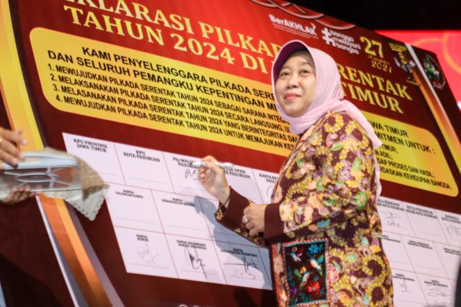 
Kirab Maskot Pilkada Serentak, Pjs Wali Kota Pasuruan Sampaikan Jadilah Pemilih Cerdas Bermartabat