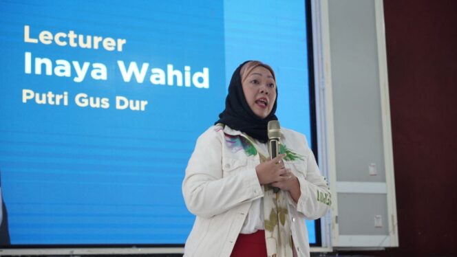 
Putri Gus Dur Ajak Rakyat Kritis dengan Sistem Demokrasi Indonesia Saat Ini