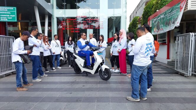 
Nikmati Keuntungan dan Keseruan City Riding Bersama Konsumen Honda EM1 e: