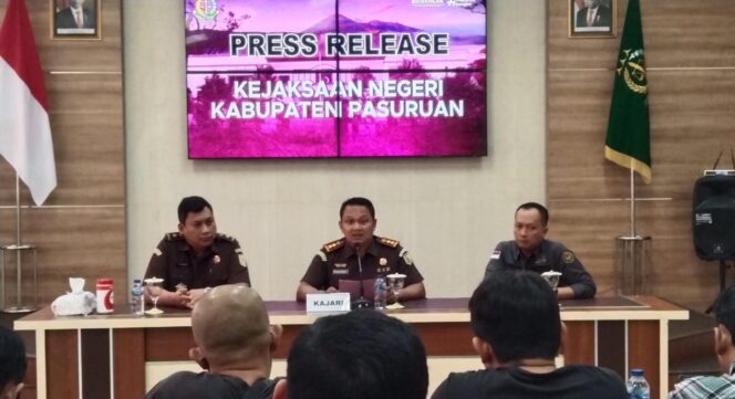 
Kejari Kabupaten Pasuruan Bidik Tersangka Kasus Dugaan Korupsi Bantuan Pendidikan 
