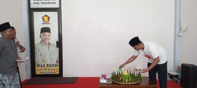 
Prabowo Dilantik Jadi Presiden, Cabup Pasuruan Mas Rusdi Gelar Nobar dan Tasyakuran Potong Tumpeng