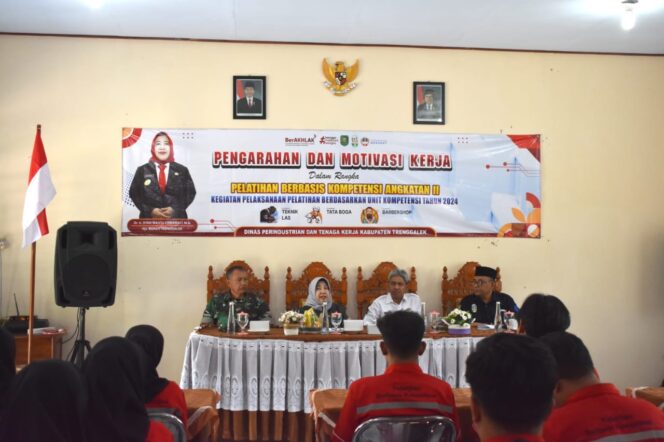 
Pjs Bupati Trenggalek Apresiasi Pelatihan Kerja di Disperinaker 
