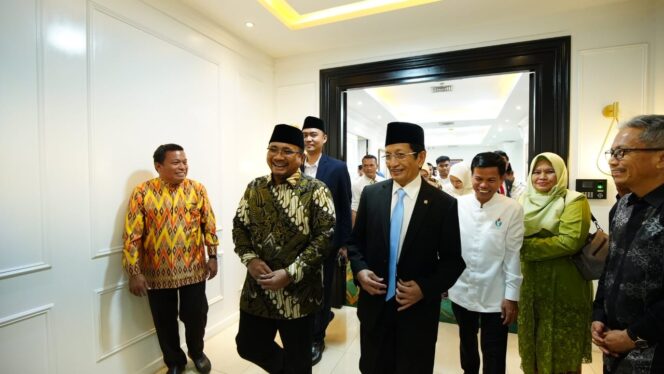 
Sertijab, Gus Yaqut dan Menag Nasaruddin Umar Saling Beri Apresiasi