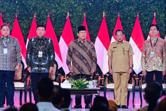 
Pjs Bupati Blitar Hadiri Rakornas Pusat-Daerah, Dengarkan Arahan Presiden Prabowo