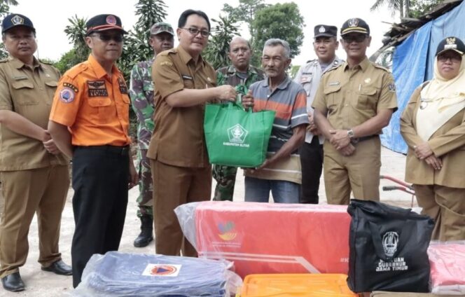 
Pjs Bupati Blitar Tinjau Lokasi Terdampak Angin Puting Beliung, Ingatkan Mitigasi Bencana Hidrometeorologi 