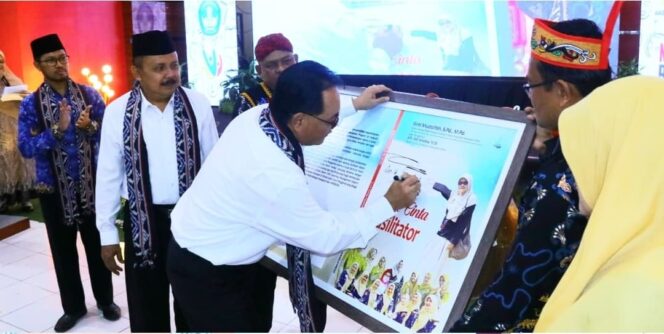 
Buka Pameran Panen Hasil Belajar Lokakarya 7 Pendidikan Guru Penggerak, Pjs Bupati Blitar : Semoga Mampu Membawa Perubahan Positif