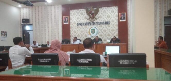 
Komisi III DPRD Trenggalek Soroti Program Dinas PKPLH Tahun 2024 