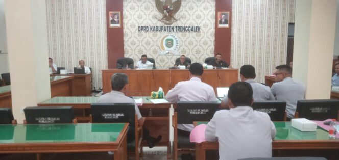 
Komisi III DPRD Trenggalek Minta Dishub Perkuat Pelayanan Masyarakat