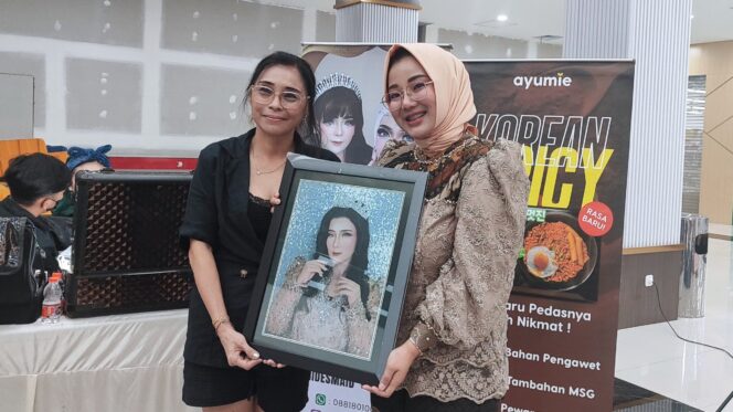 
Zoya MUA Gelar Workshop Douyin Glam Makeup yang Diikuti Puluhan Model Cantik