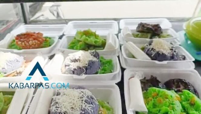 
Nostalgia Kue Bikang Jadul Era 90-an yang Tetap Jadi Kuliner Favorit di Pasuruan