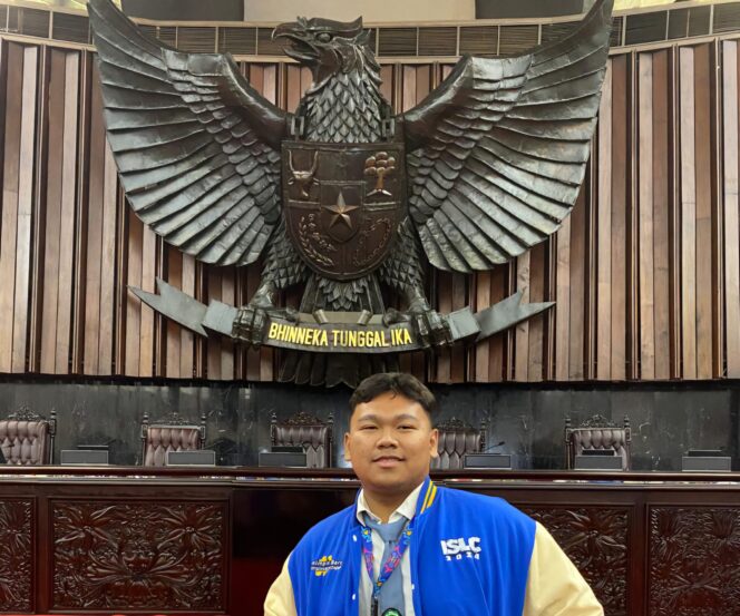 
Santri Bayt Al Hikmah Terpilih menjadi 100 Ketua OSIS Terbaik Indonesia 
