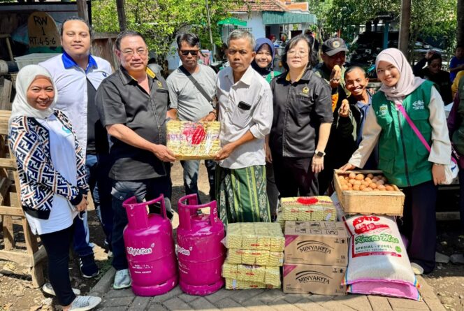 
DPC Hiswana Migas Malang Raya Gelar Baksos untuk Korban Banjir Pasuruan 