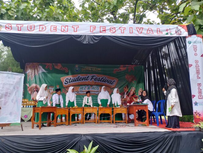 
Tampilkan Kreasi dan Bakat Siswa, Yayasan Darul Ulum Karangpandan Gelar Student Festival