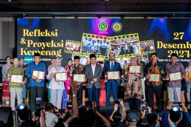 
Refleksi dan Proyeksi 2025, Menag: Membangun di Atas Fondasi Spiritualitas