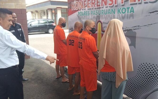 
Terungkap! Ini Modus Empat Tersangka Penipuan Makan Bergizi Gratis di Pasuruan