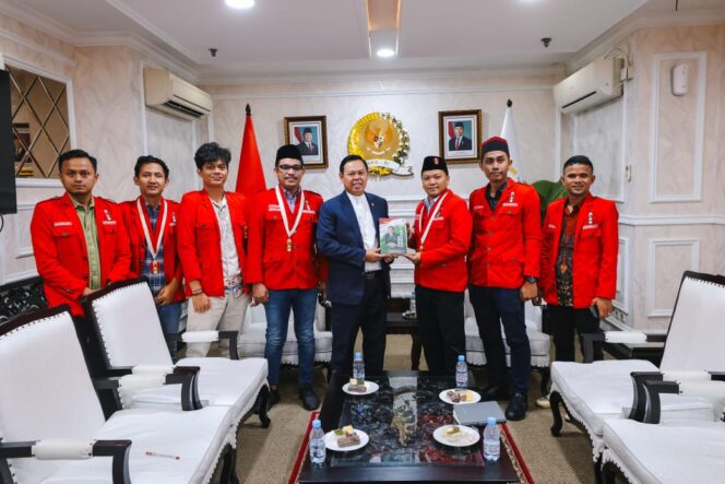 
Sultan Terima GMNI Bicara Urgensi RUU Daerah Kepulauan Untuk Pemerataan Pembangunan di Daerah