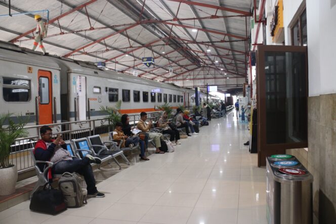 
Yuk Segera Amankan Kursi, PT KAI Daop 7 Madiun Masih Sediakan Tiket Kereta Api Lebaran 2025