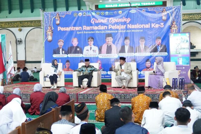 
10 Ribu Siswa Ikuti Pesantren Ramadan 2025