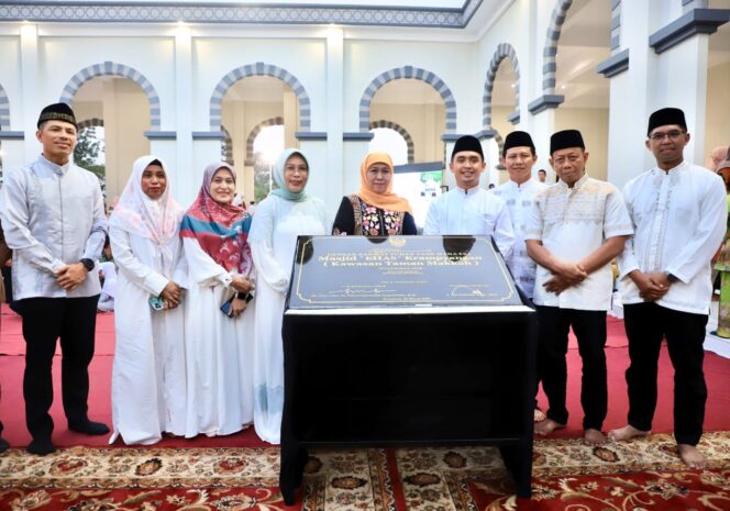 
Resmikan Masjid KHAS Krampyangan, Gubernur Khofifah Optimis Menjadi Pusat Edukasi Keislaman di Kota Pasuruan