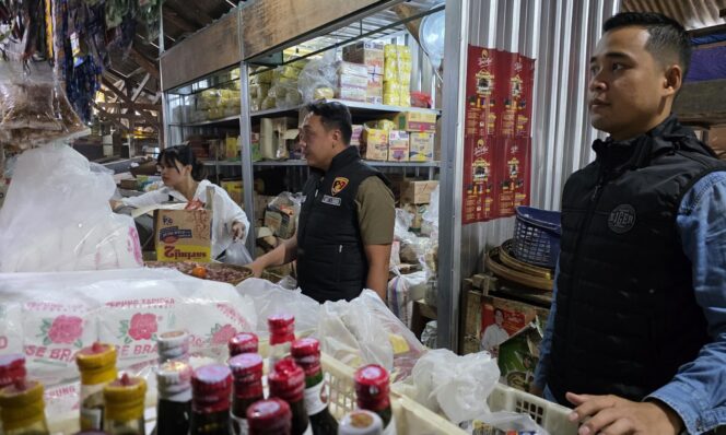 
Pastikan Harga Sembako Stabil, Satgas Pangan Polres Pasuruan Sidak Sejumlah Pasar