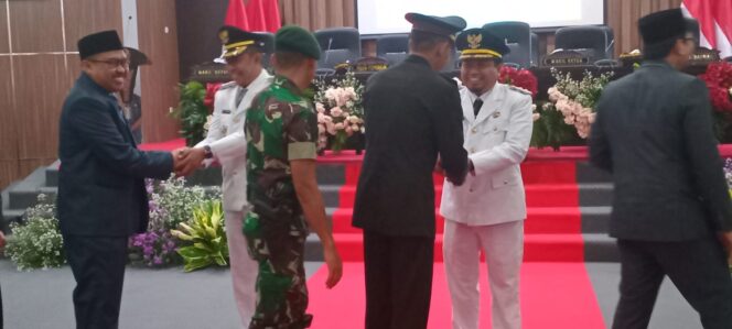 
Hadiri Sertijab Bupati Bondowoso, Wakil Gubernur Jatim Berharap Visi Misi Bupati Linier dengan Pusat