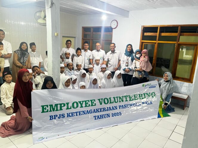 
Employee Volunteering, BPJS Ketenagakerjaan Pasuruan Berikan Santunan untuk Anak Yatim