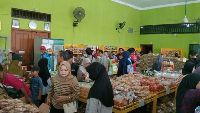 
Pusat Oleh-oleh di Madiun Laris Manis Diburu Pemudik Sebelum Kembali ke Kota Asal