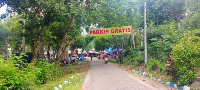 
Dihantam Isu Tarif Parkir Ganda, Pengelola Pantai Tanjung Papuma Janji Lakukan Evaluasi dan Perbaiki Layanan