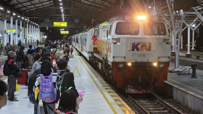 
KAI Daop 5 Sukses Layani 878.753 Pelanggan Masa Angkutan Lebaran 2025