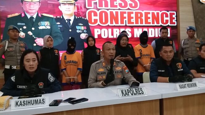
Polres Madiun Tetapkan 2 Tersangka Kasus Pembuangan Bayi di Sumbergandu Kabupaten Madiun