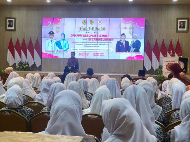 
Perawat dan Bidan di Jember Nyatakan Dukung Penuh Program Kesehatan Bupati Fawait