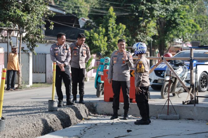 
Rawan Kecelakaan, Kapolres Jember Turun Langsung Lakukan Mitigasi di Jalan Jalur Selatan