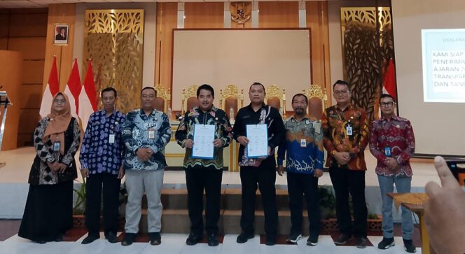 
Keluarkan SK SPMB, Bupati Jember Minta Tidak Ada Jual Beli Kursi dan Pungutan Liar
