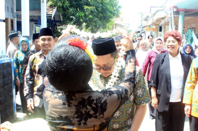
Wali Kota Pasuruan Sambut Komisi X DPR RI, Bahas Tantangan Pendidikan Daerah