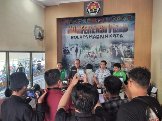 
Tipu Sejumlah Driver Ojol dengan Pesanan Fiktif, Wanita Ini Diamankan Polisi