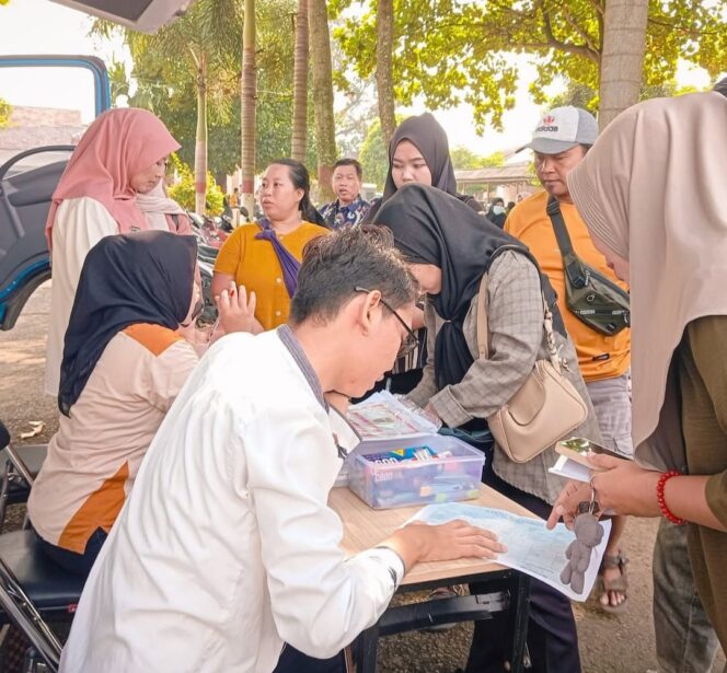 
Dukung Program Bunga Desaku, Disdukcapil Jember Berikan Layanan Cepat untuk Warga