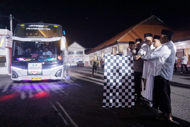 
380 Calon Jamaah Haji Asal Kota Pasuruan Diberangkatkan