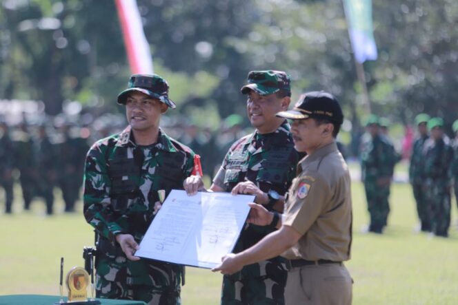 
Dinilai Sukses, Kasdam V/Brawijaya Apresiasi Dukungan Pemkab Jember pada Program TMMD ke-124