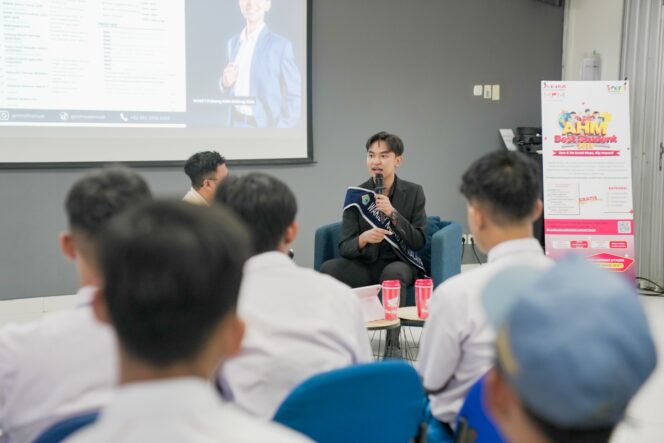 
Alumni AHMBS Berbagi Inspirasi, Ratusan Peserta Antusias Ikuti Seminar Inspiratif AHM Best Student 2025