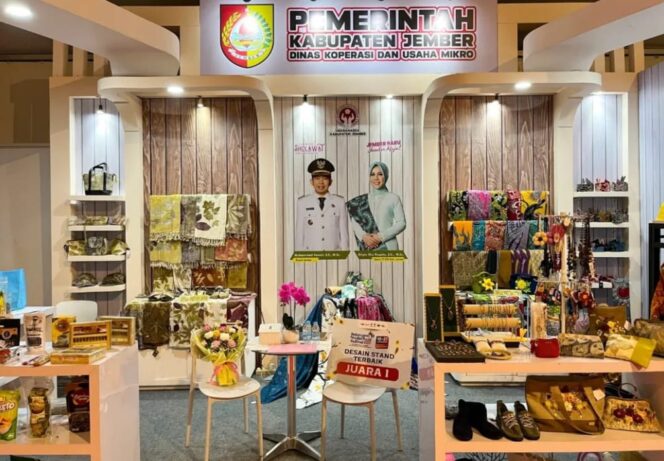 
Pemkab Jember Raih Juara 1 Stand Terbaik Wastra Batik Festival Bojonegoro