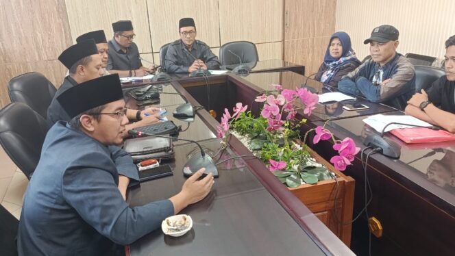 
Serikat Buruh SBMB Wadul ke Dewan, Komisi D Kritisi Disnaker dan Agendakan Sidak PT Fengyi