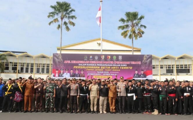 
Pimpin Apel Kebangsaan Pengamanan Terate, Bupati Jember Paparkan Program Unggulan kepada Para Pesilat
