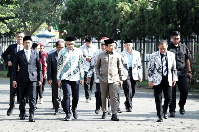
Rektor Uniwara Resmi Dilantik, Mas Adi Harap Akselerasi Pendidikan Jadi Percepatan Pembangunan Kota Pasuruan