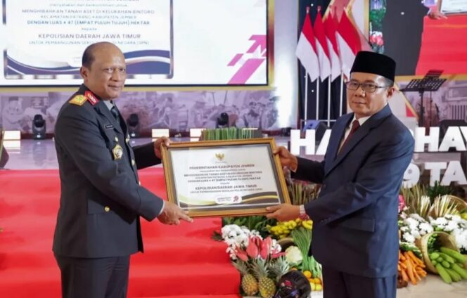 
Pemkab Jember dan Polri Perkuat Kerja Sama Melalui Hibah Tanah untuk Sekolah Kepolisian