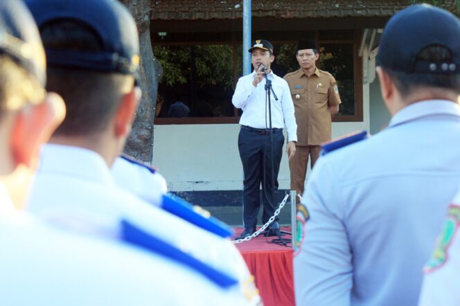 
Pimpin Apel Bersama, Wali Kota Pasuruaan Evaluasi Penataan PKL dan Pengelolaan Parkir