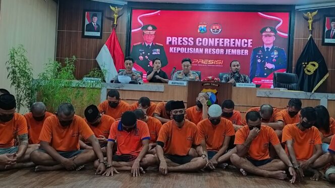 
Satresnarkoba Polres Jember Tangkap 27 Tersangka Narkotika, Diantaranya Ada Suami Istri