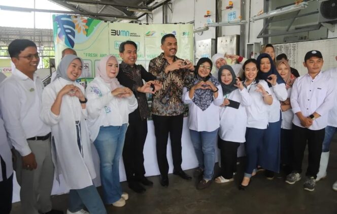 
Menteri UMKM Kagum dengan UMKM Holding Bidang Pertanian di Jember